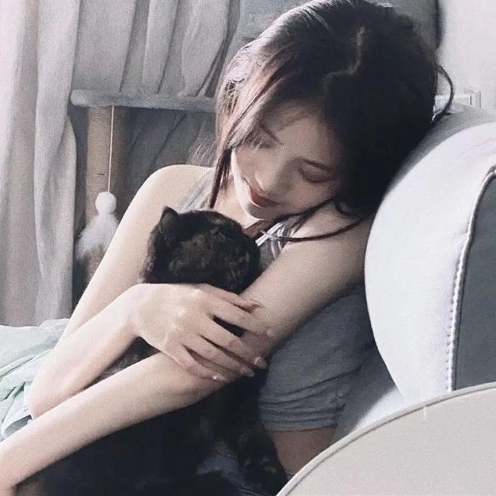 易烊千玺明星照片